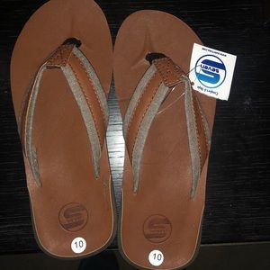 NWT Men’s Flip Flops